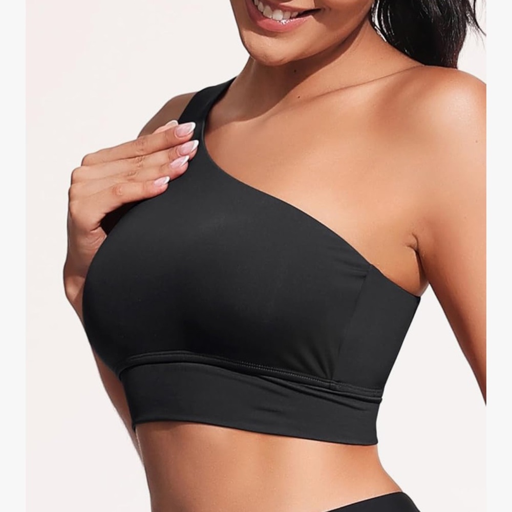 Elegant Black One-Shoulder Sports Bra